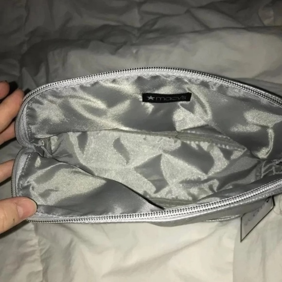 Macy’s Makeup Bag (needs to go send offers asap) - Picture 3 of 4